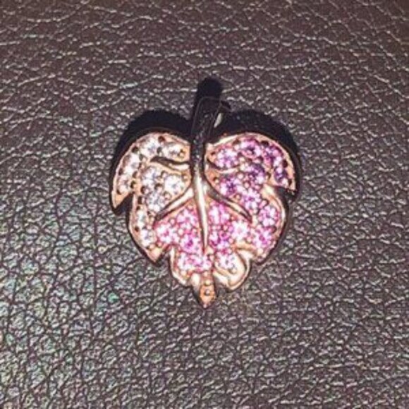 Sparkling Pandora Leaf Charm - Picture 3 of 4
